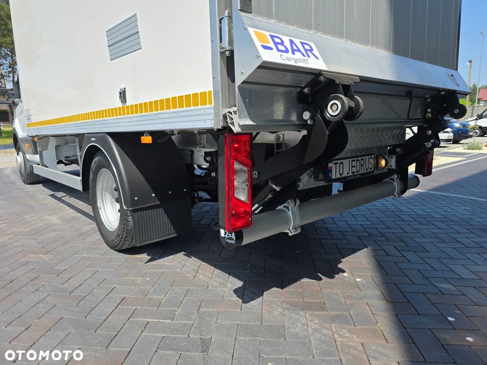 Ford TRANSIT 350-170 IZOTERMA WINDA 750Kg 48 Tyś Km SERWIS ASO FORD DO OSTATNIEGO Km SALON PL STAN JAK NOWY TEMPOMAT KLIMA ELKTRYKA ASYSTEN KIEROWCY WZMOCNIONE TYLNE ZAWIESZENIE RESOR + PODUSZKI PNEŁMATYCZNE - 23