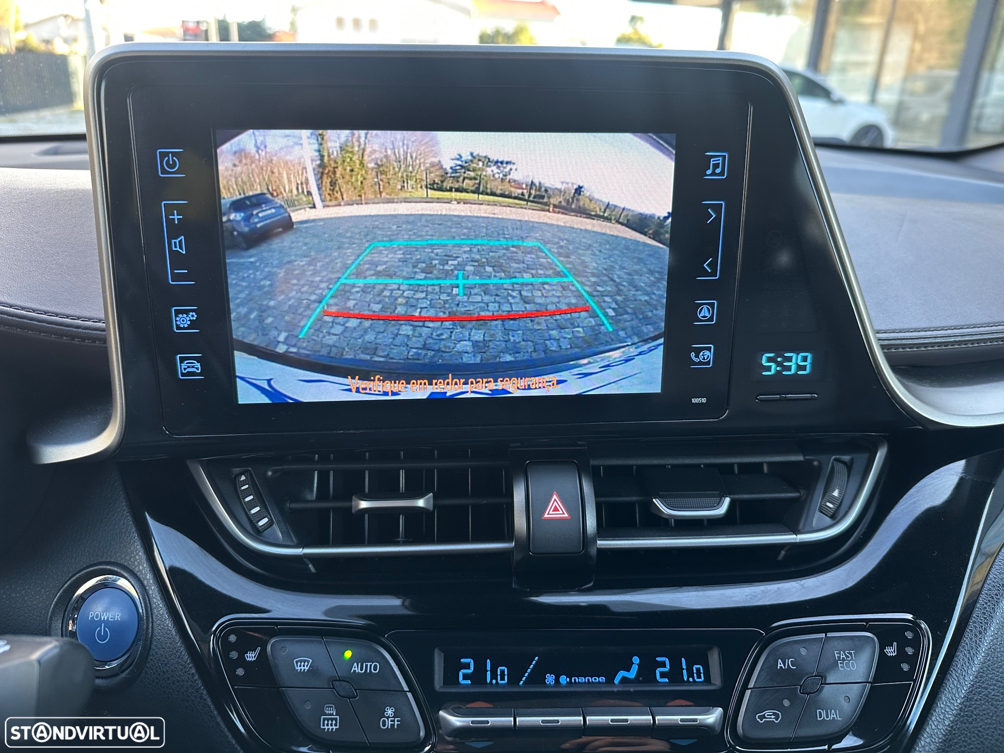 Toyota C-HR 1.8 HSD Exclusive+P.Luxury - 8