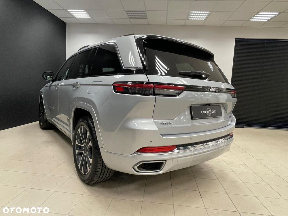 Jeep Grand Cherokee - 16