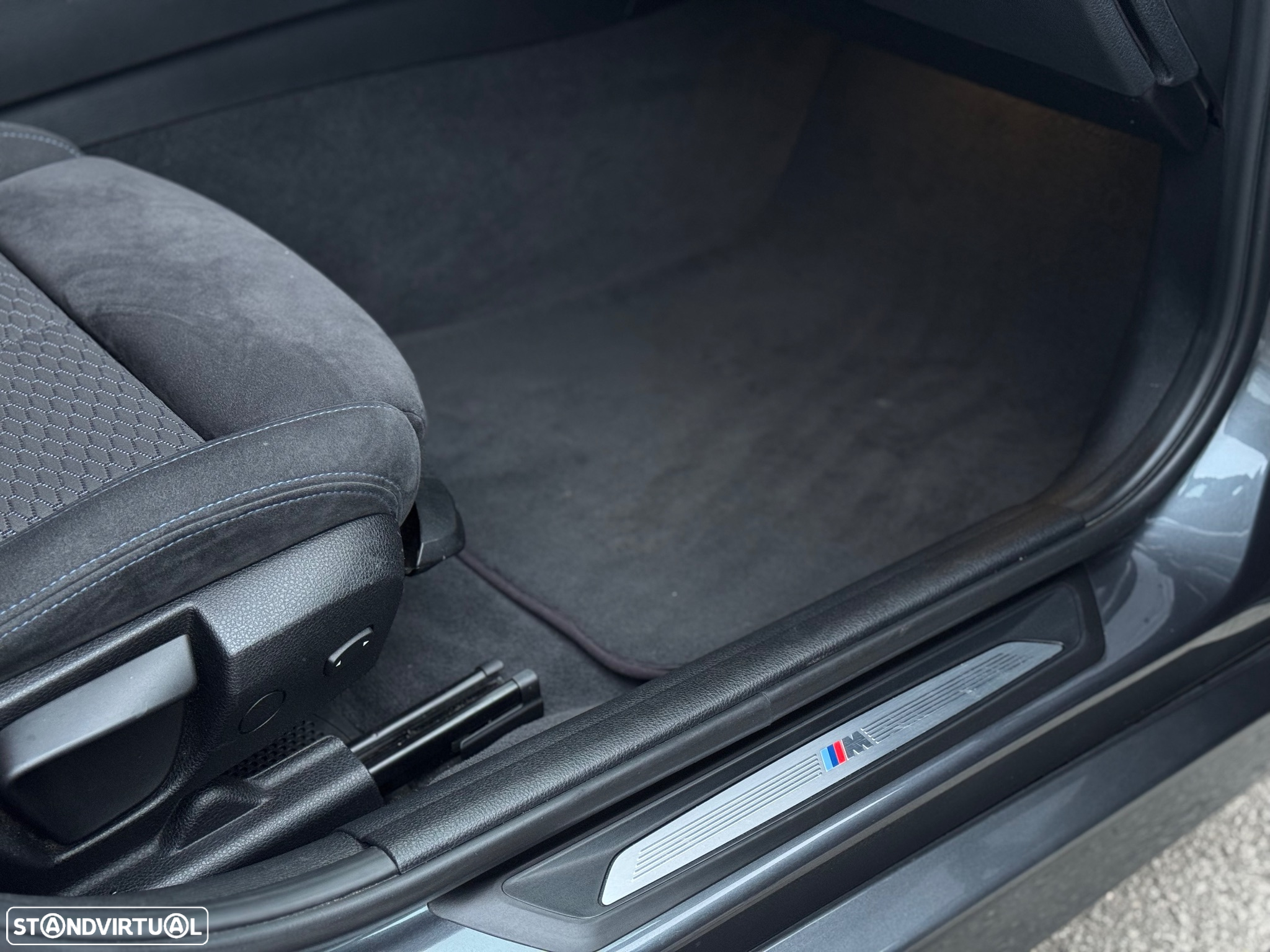 BMW 318 d Pack M - 24