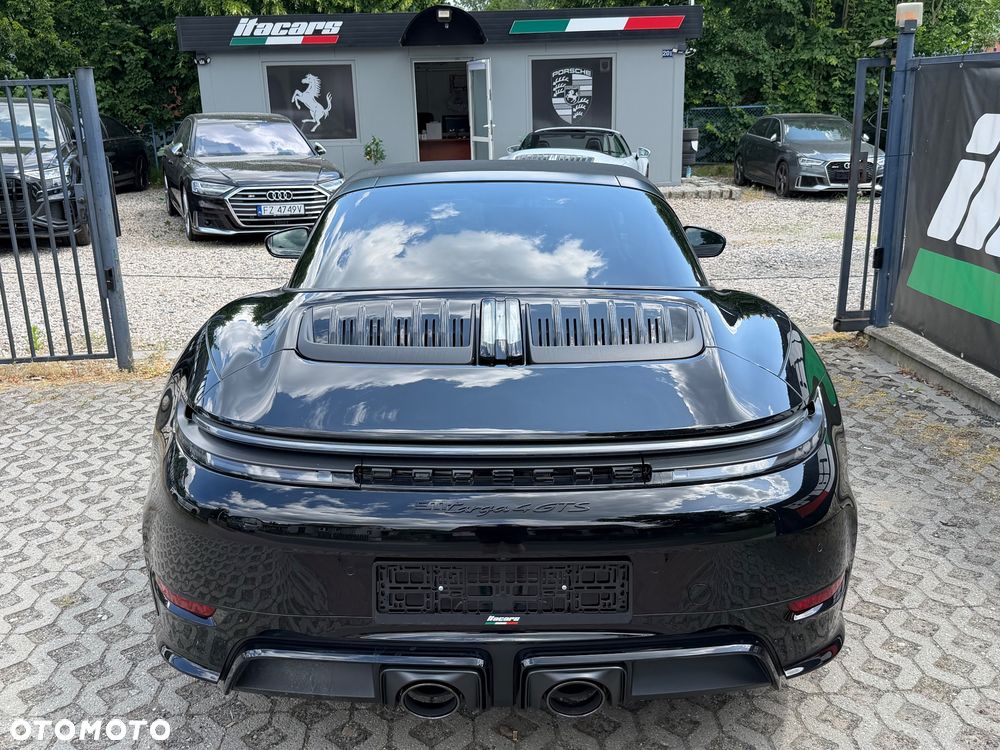 Porsche 911 Targa 4 GTS PDK - 8