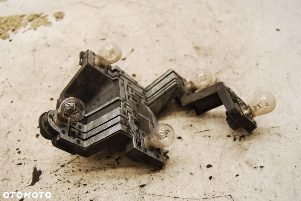 WKŁAD LAMPY PRAWY TYŁ AUDI TT 8N 89110 - 6