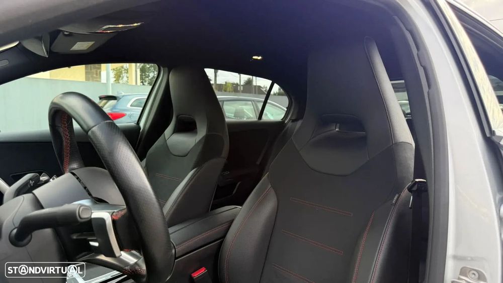 Mercedes-Benz A 250 e AMG Line - 14