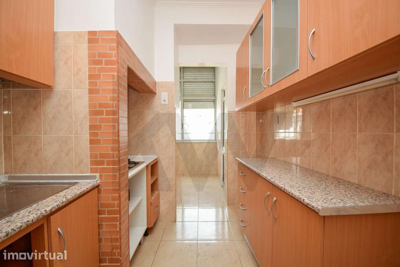 T2 em Campolide - Ideal para viver ou investir - Grande imagem: 4/25