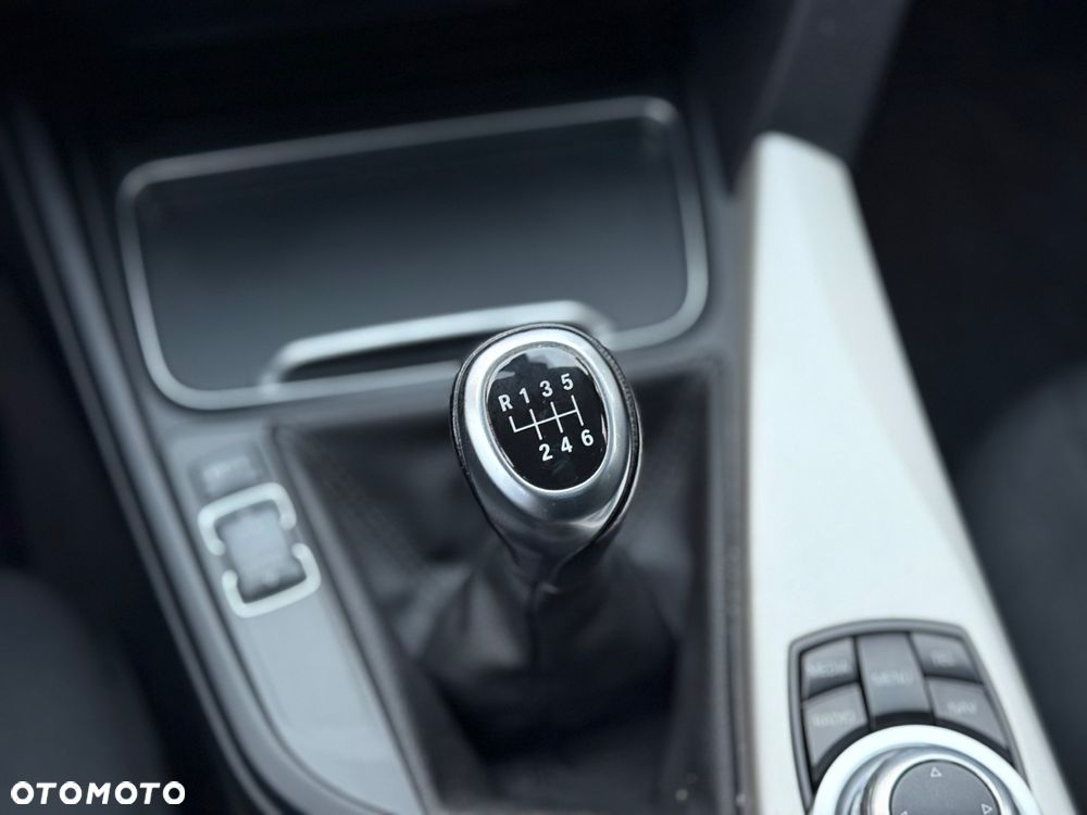 BMW Seria 3 316d EU6 - 31