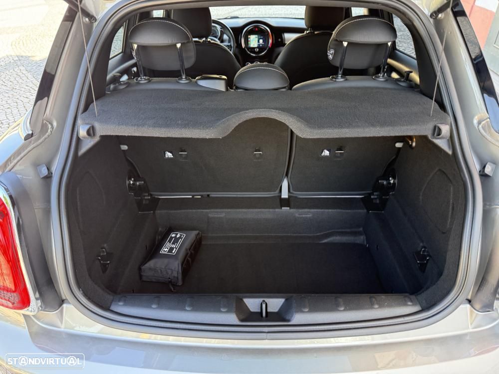 MINI 5 Portas Cooper D Auto - 20