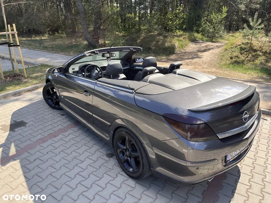 Opel Astra 1.9 CDTI Cosmo - 1