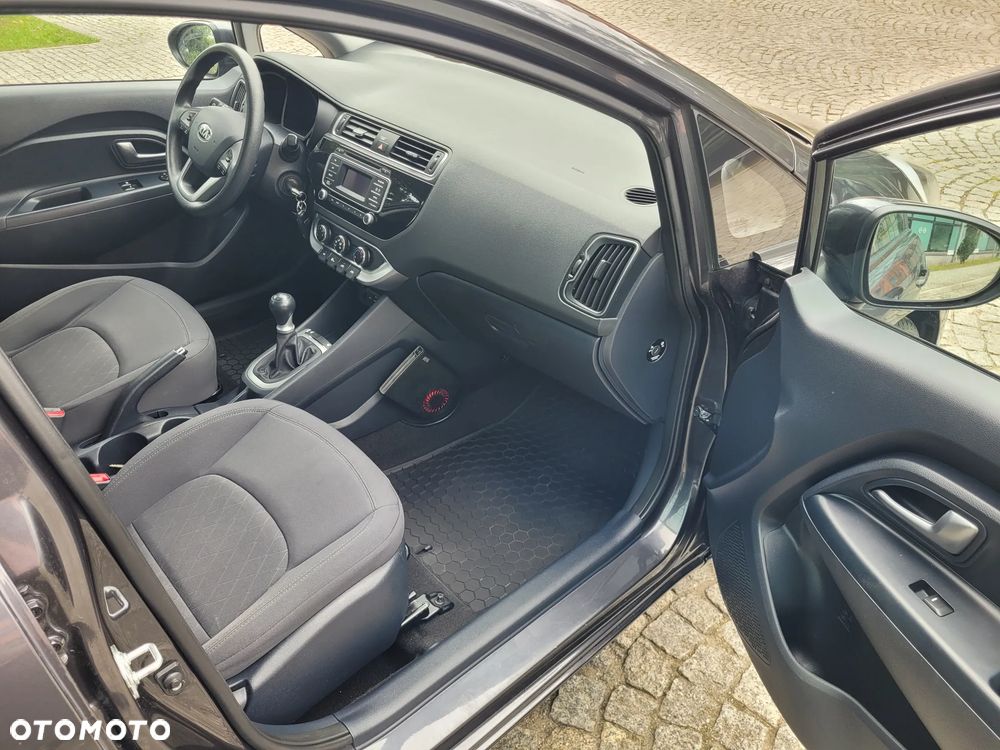 Kia Rio 1.2 M - 10