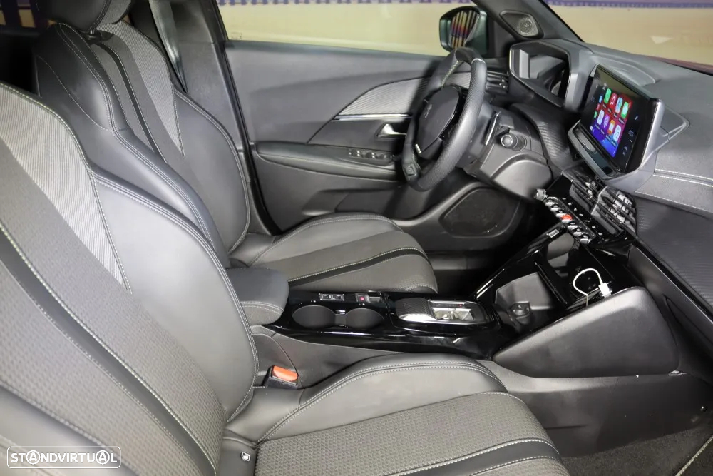 Peugeot 2008 1.2 PureTech GT EAT8 - 13