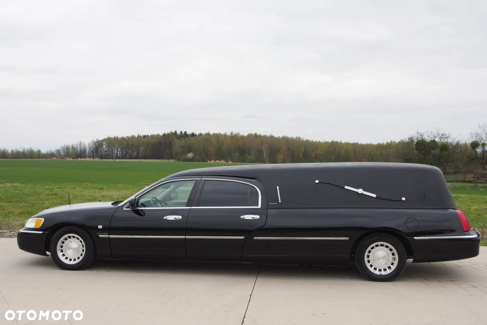 Lincoln Town Car - 6