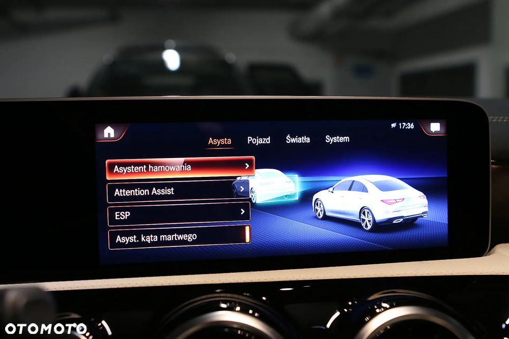 Mercedes-Benz CLA 250 4Matic 7G-DCT AMG Line - 35