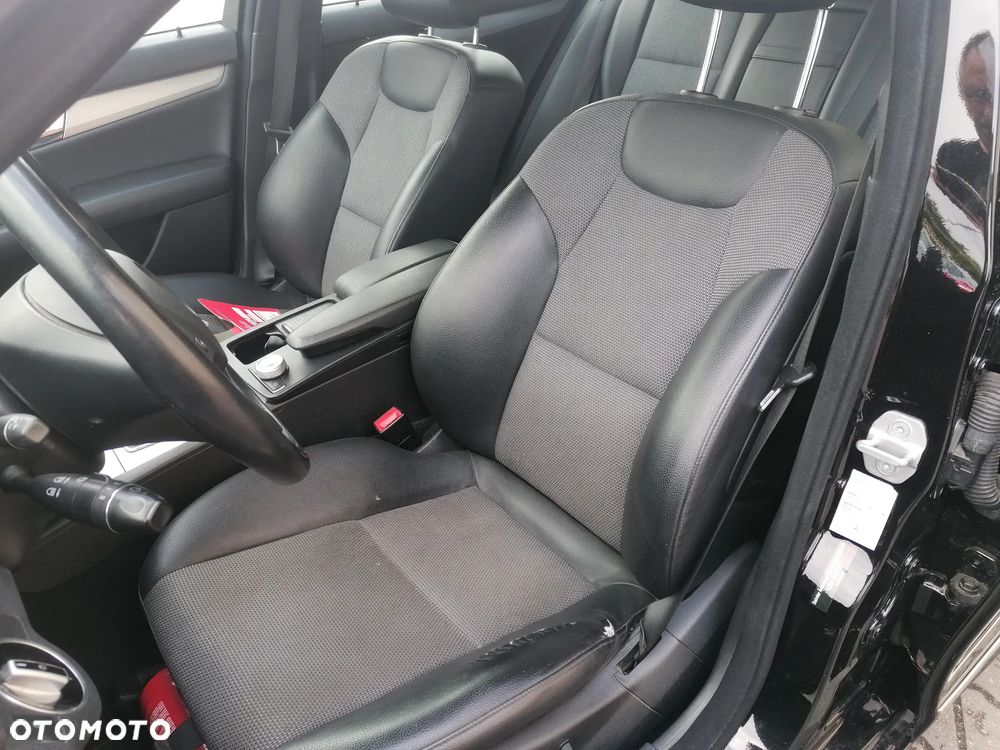 Mercedes-Benz Klasa C 220 CDI DPF (BlueEFFICIENCY) Avantgarde - 11