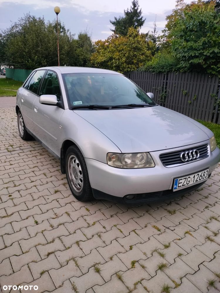 Audi A3 1.6 Ambiente - 1