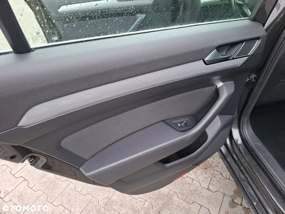 Volkswagen Passat 1.5 TSI EVO Business - 37