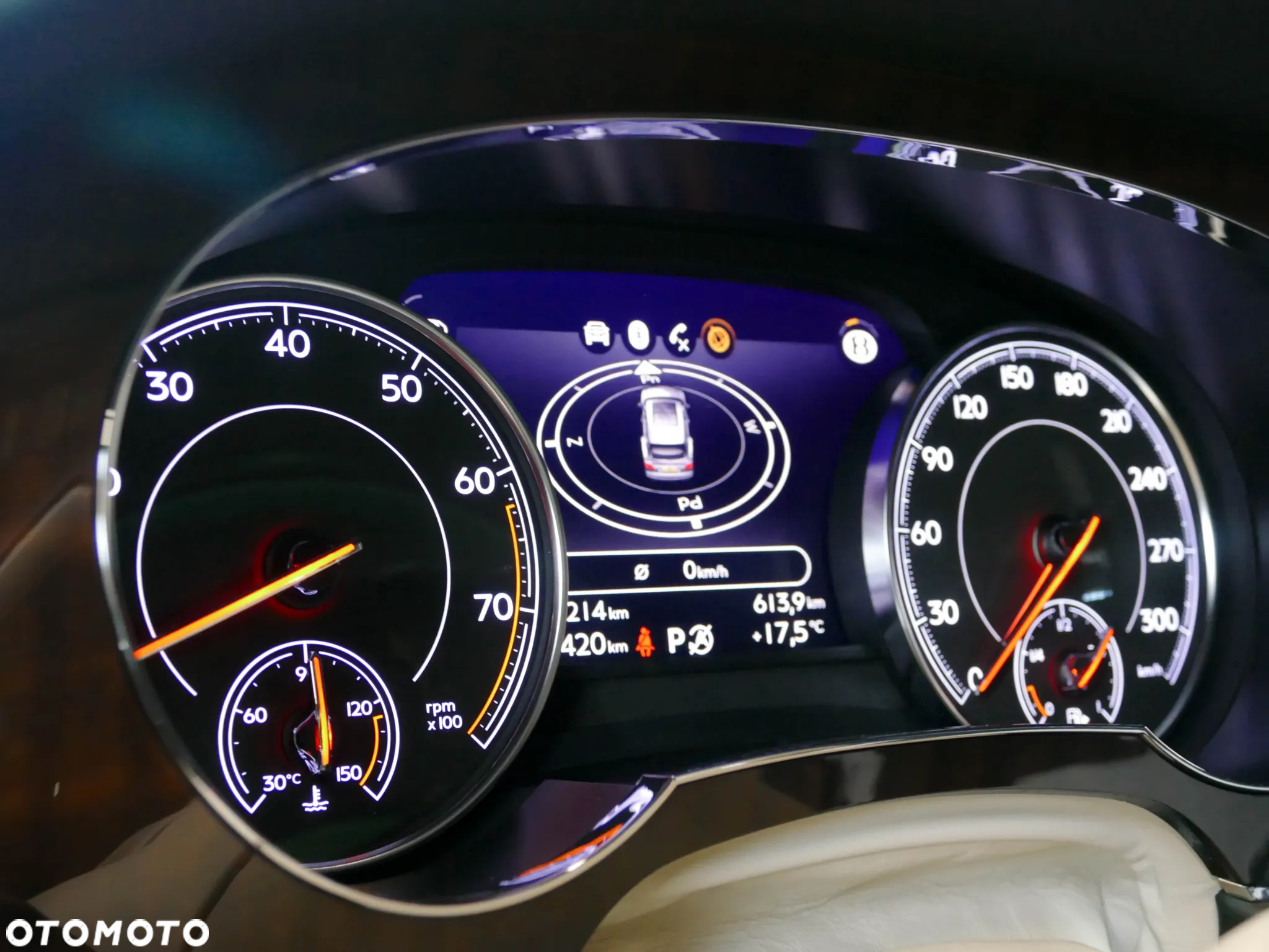 Bentley Bentayga W12 Mulliner - 22