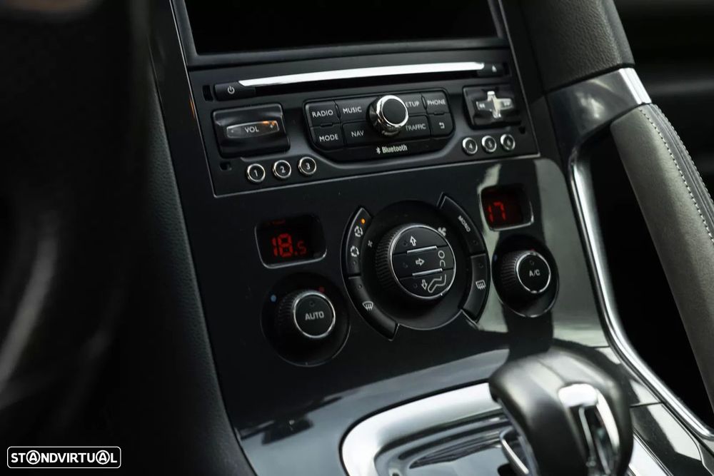 Peugeot 3008 2.0 HDi Hybrid4 - 16