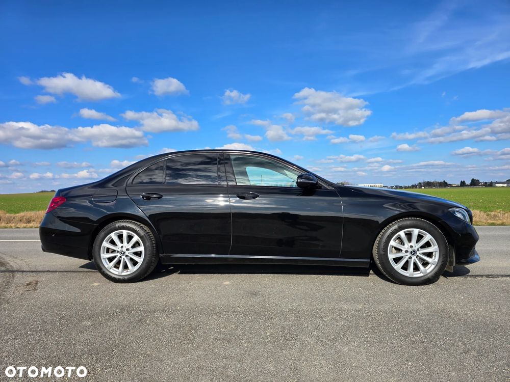 Mercedes-Benz Klasa E 220 d 9G-TRONIC AMG Line - 4