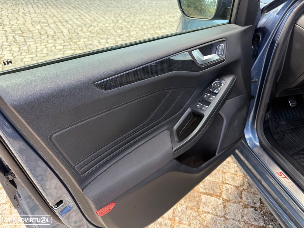 Ford Focus SW 1.0 EcoBoost ST-Line - 10