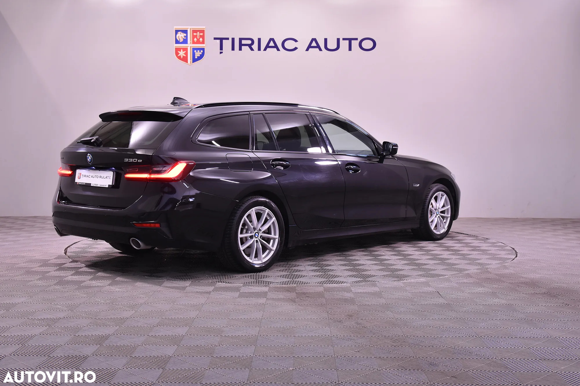 BMW Seria 3 330e Touring xDrive Aut. - 5