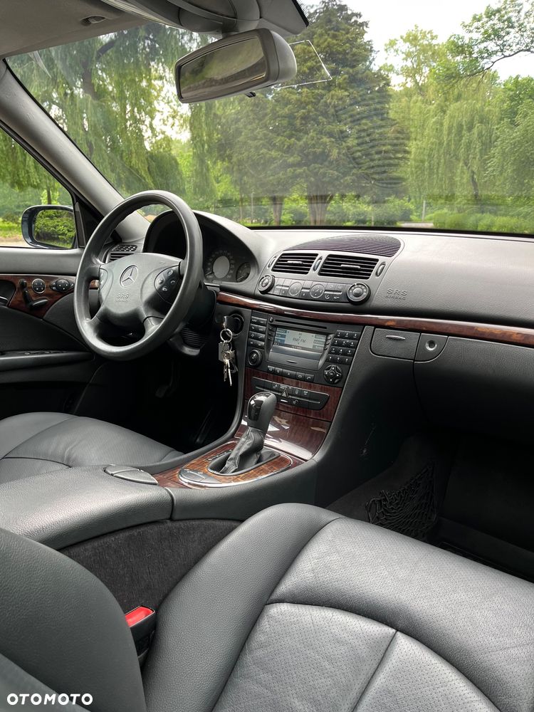 Mercedes-Benz Klasa E 220 CDI Automatik Classic - 24
