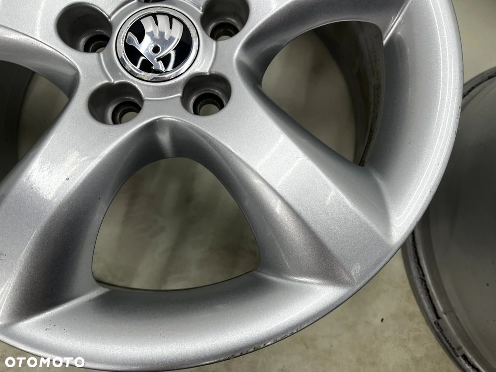 Felgi aluminiowe Skoda Fabia 2 II Roomster Praktik Ibiza Polo Fox 07-14r. r15 cali 6jx15 ET43 5x100 - 14