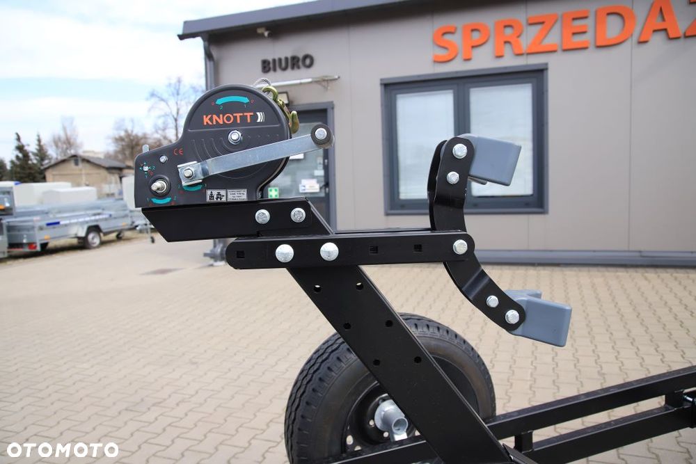 Lorries Przyczepa Podłodziowa PP30-8025 w Kolorze Czarnym Do Łodzi Max 7,8 M DMC 3000 kg Tylne Lampy LED - 18