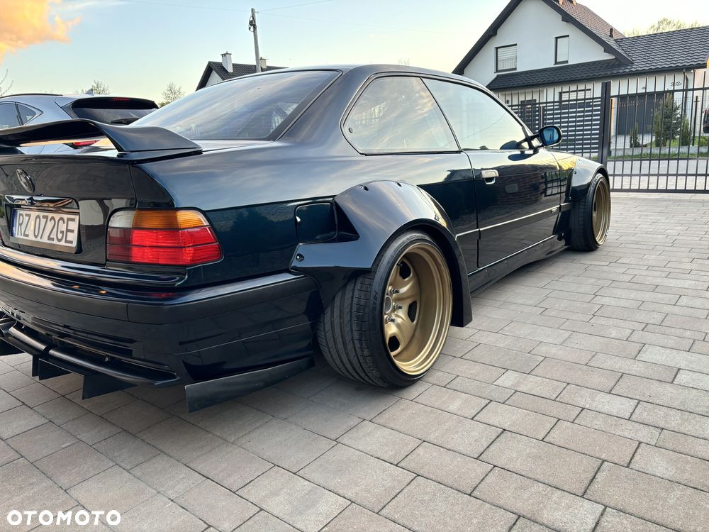 BMW Seria 3 328i - 3