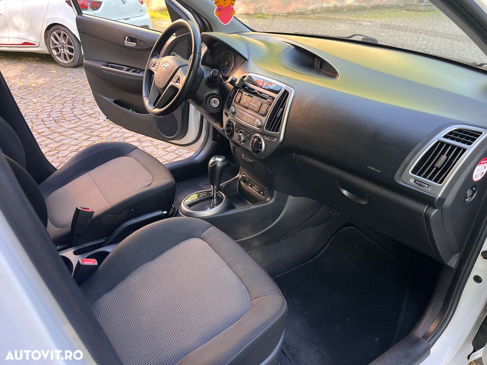 Hyundai i20 - 13