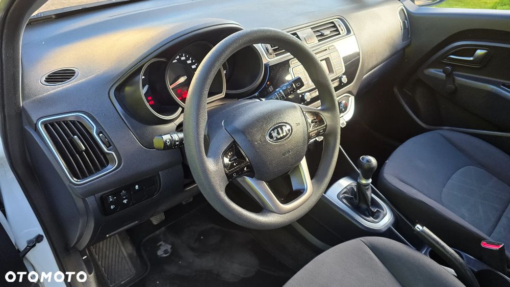 Kia Rio 1.2 Attract - 8