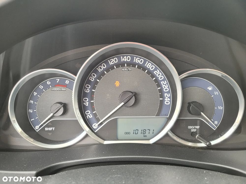 Toyota Corolla 1.6 Premium + - 15