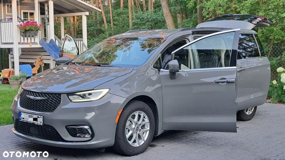 Chrysler Pacifica - 2