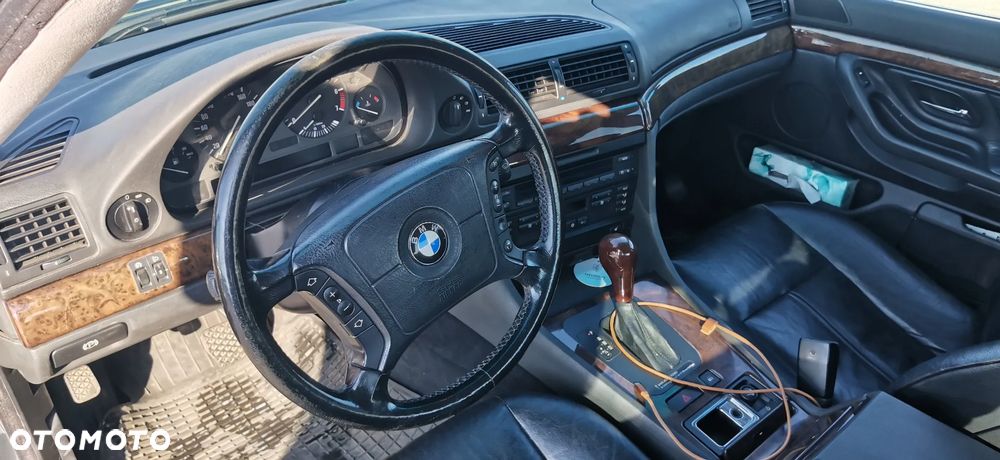 BMW Seria 7 - 10
