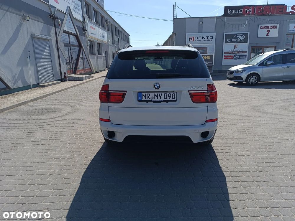 BMW X5 xDrive35i Edition Exclusive - 11