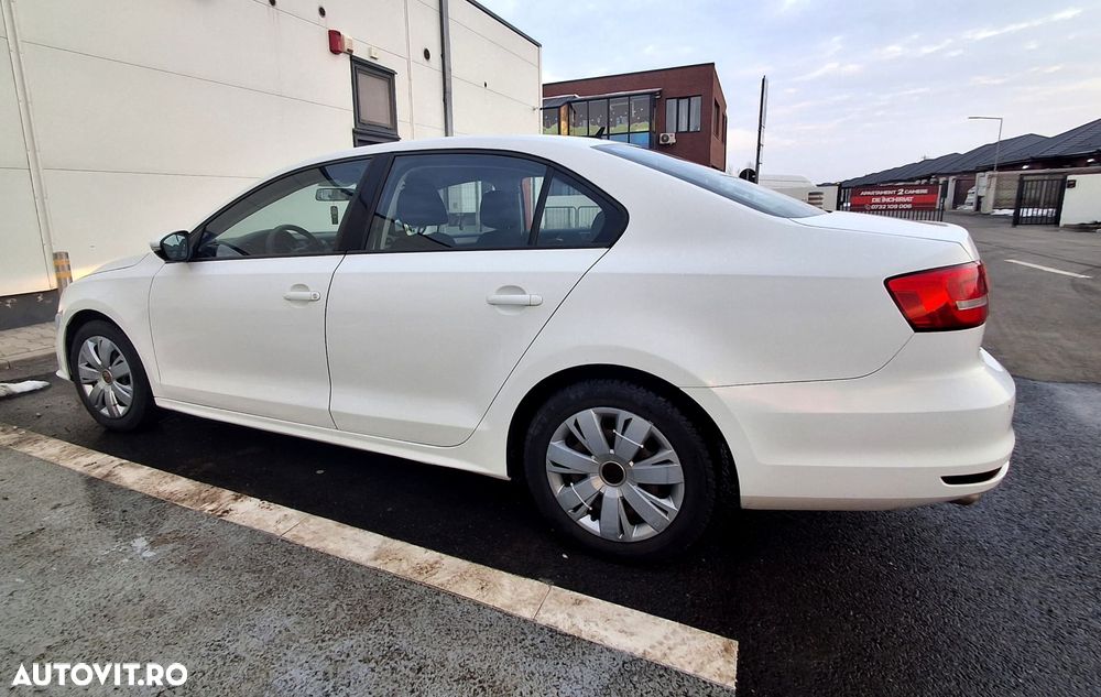 Volkswagen Jetta 2.0 TDI Comfortline - 3
