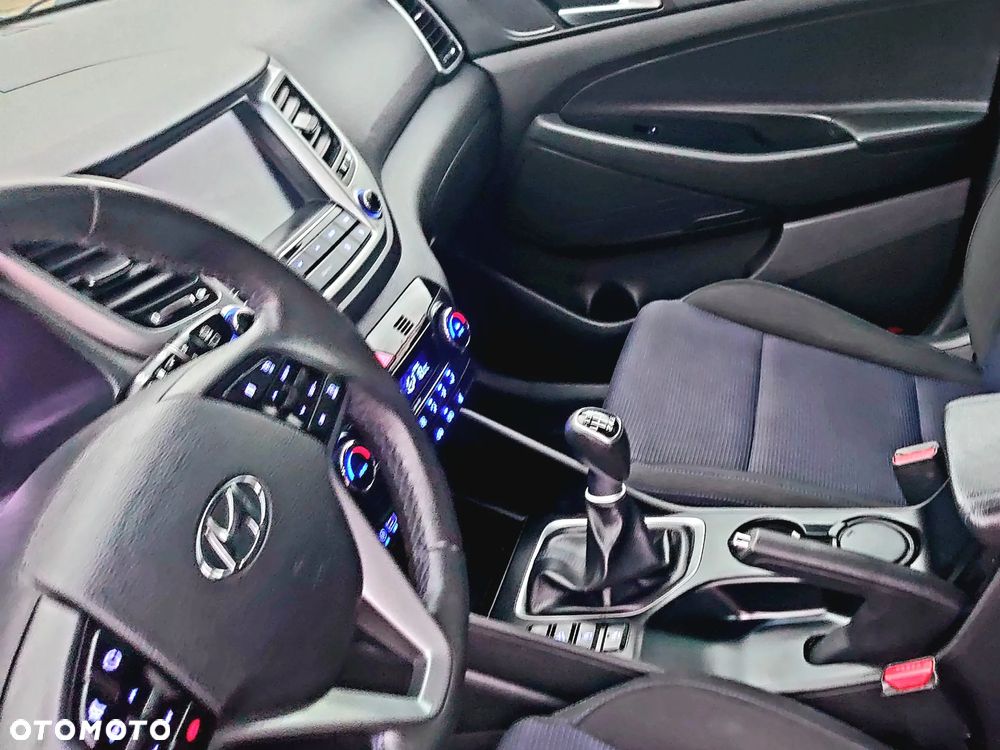 Hyundai Tucson blue 1.6 GDi 2WD Navi - 18