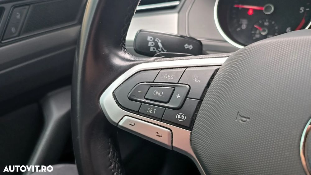 Volkswagen Passat 2.0 TDI DSG Trendline - 18