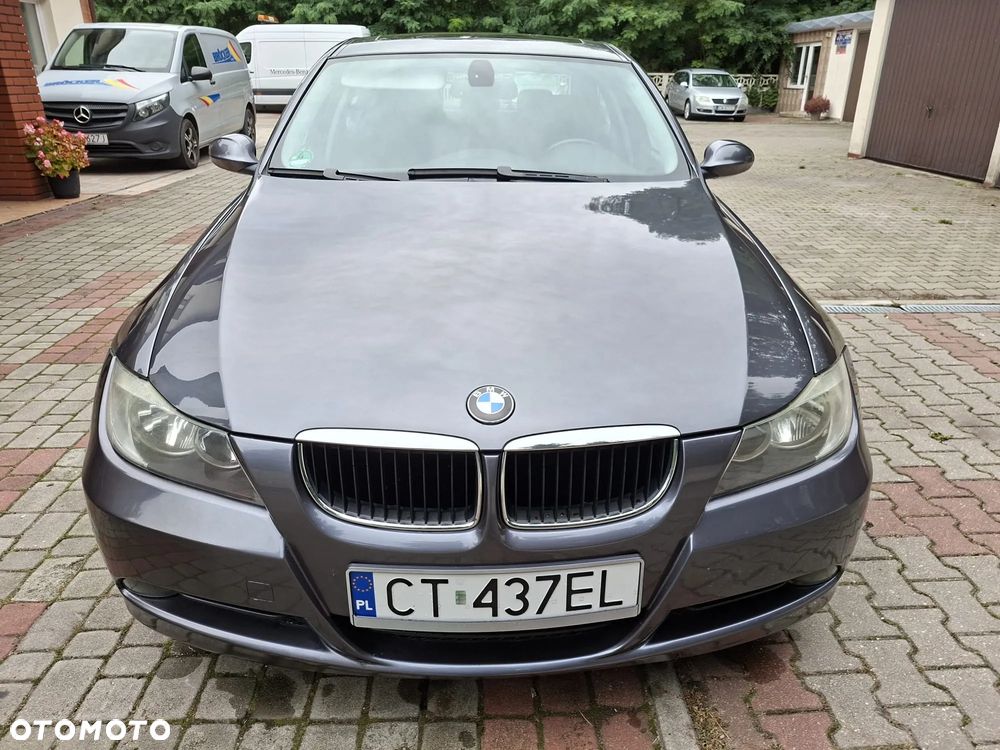BMW Seria 3 320i - 4