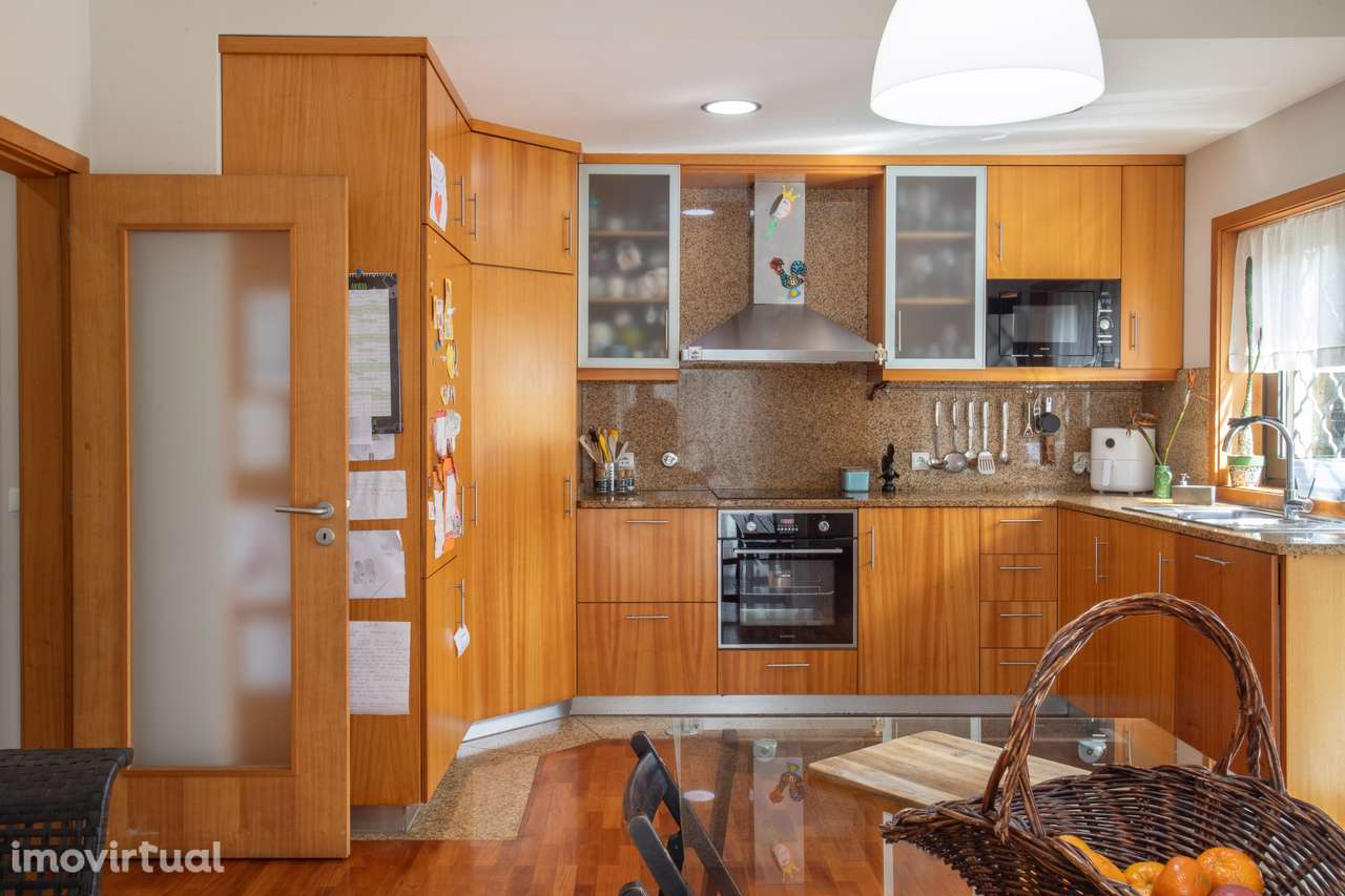 Moradia V3 de quatro frentes - Perosinho SD/04638/CO - Grande imagem: 2/19