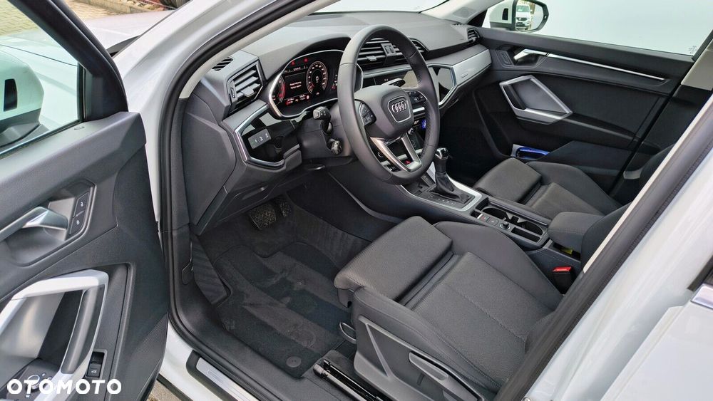 Audi Q3 Sportback - 11
