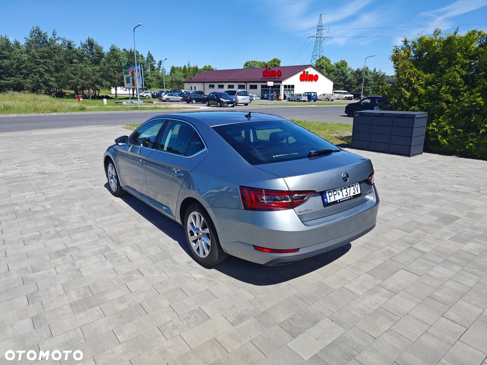 Skoda Superb 2.0 TDI Ambition DSG - 3