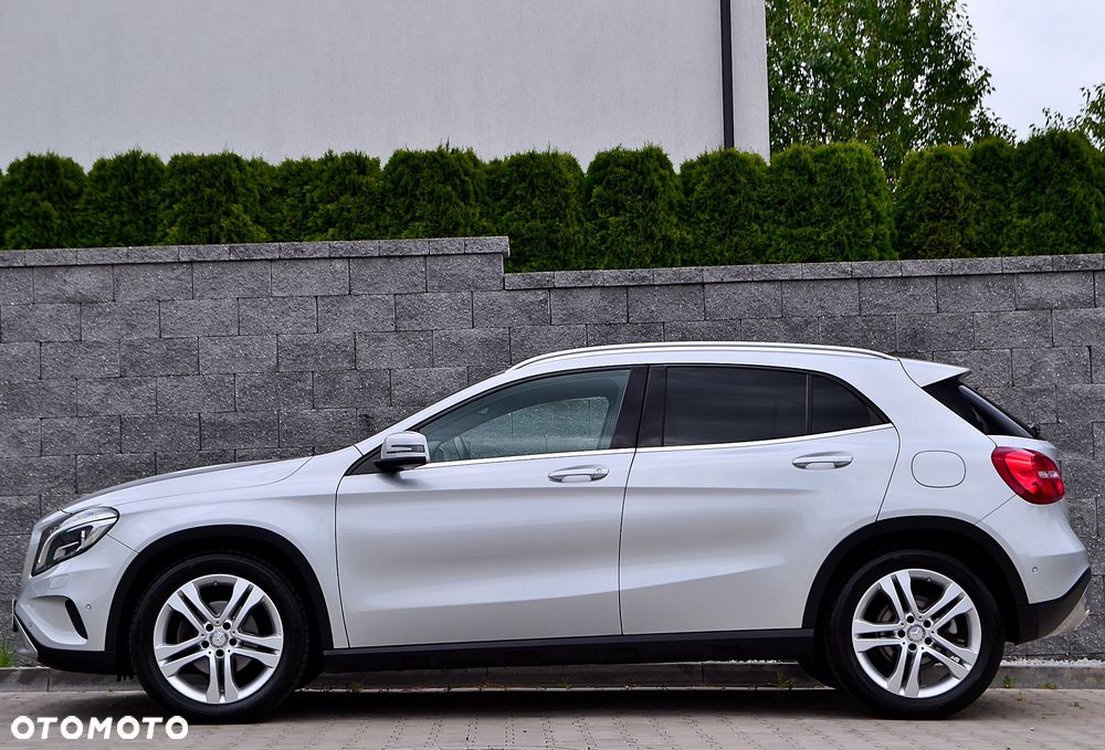 Mercedes-Benz GLA 200 UrbanStyle Edition - 8