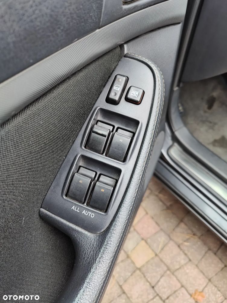 Toyota Avensis 1.8 VVT-i Automatik Sol - 13