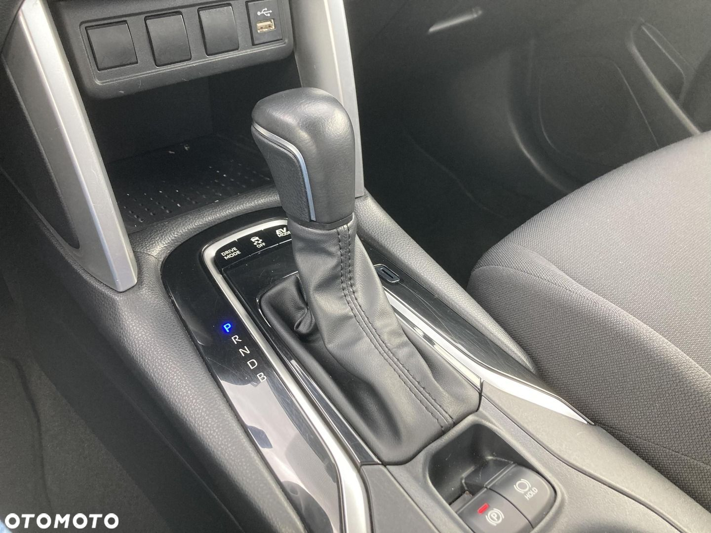 Toyota Corolla Cross 2.0 Hybrid Comfort - 25