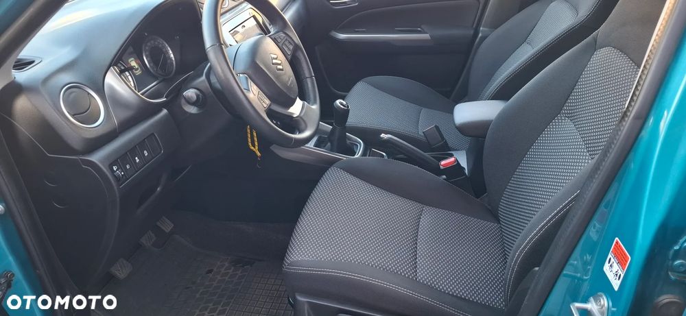 Suzuki Vitara 1.0 Boosterjet Premium 2WD - 17