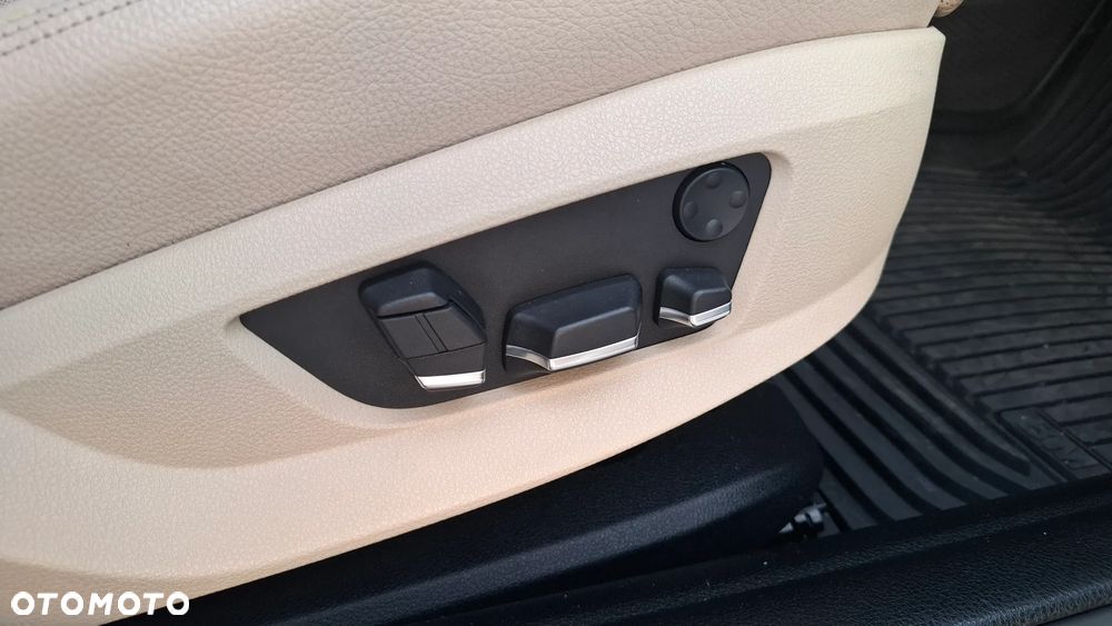 BMW Seria 5 535i xDrive - 31