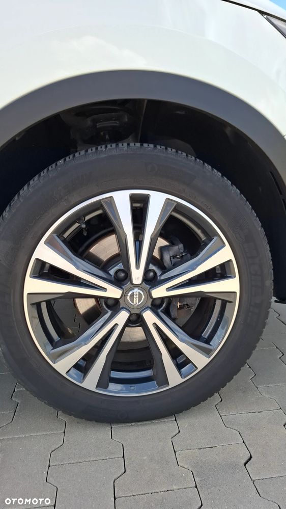 Nissan Qashqai 1.3 DIG-T N-Connecta - 25