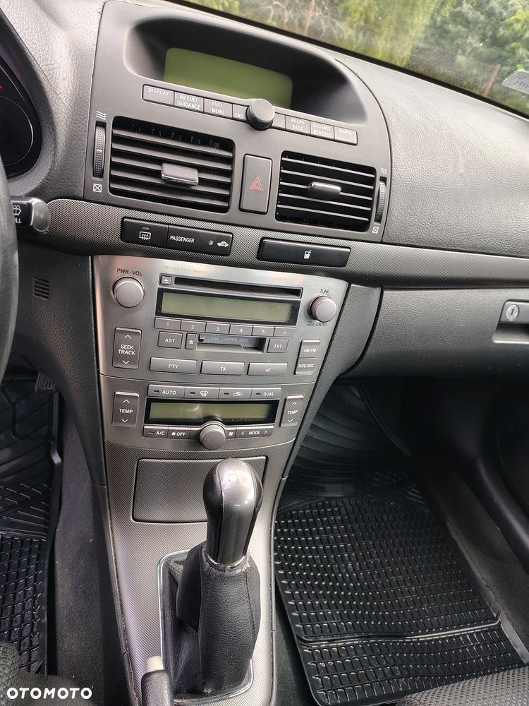 Toyota Avensis 2.0 VVT-i Team - 13