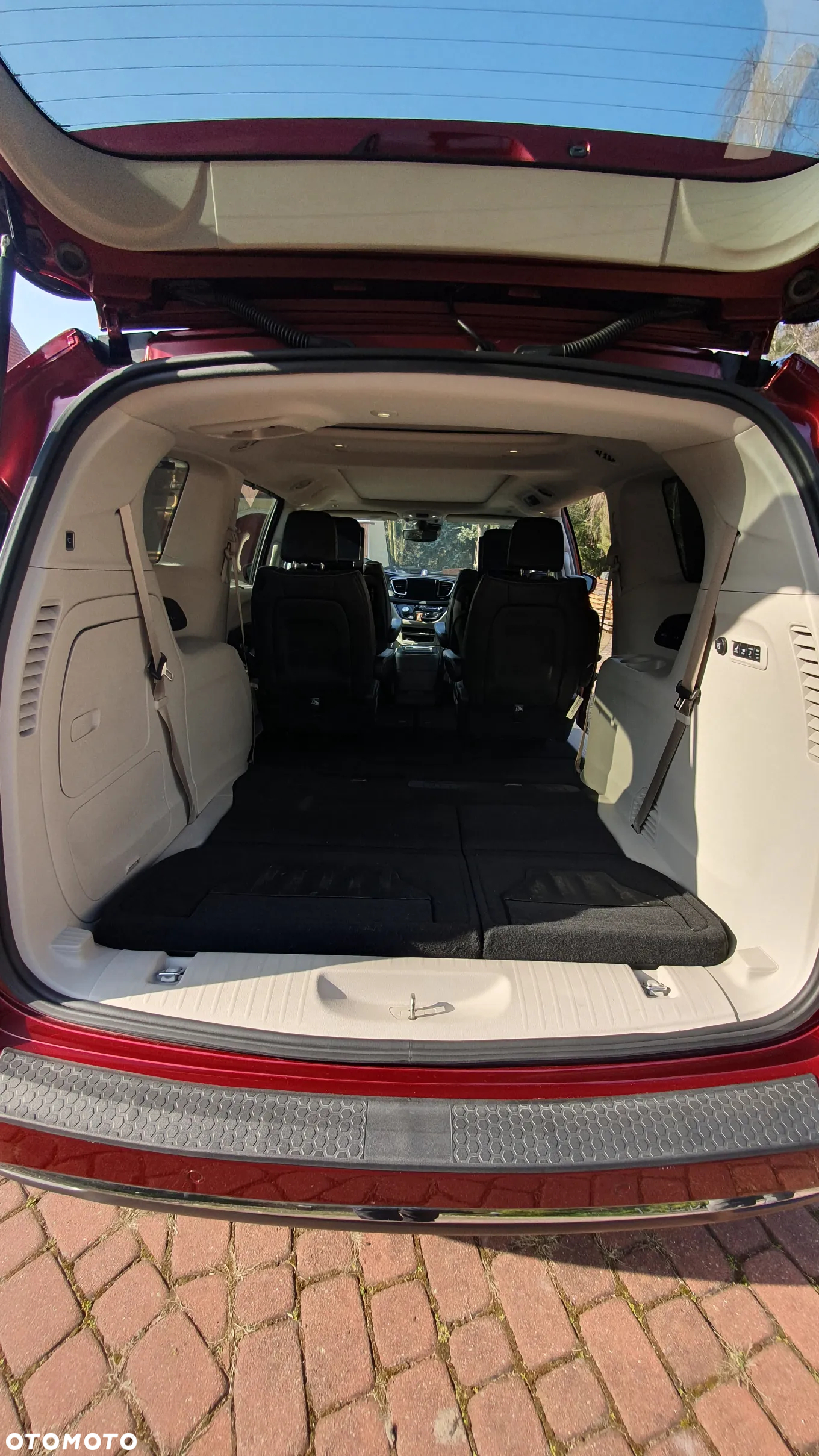 Chrysler Pacifica - 21