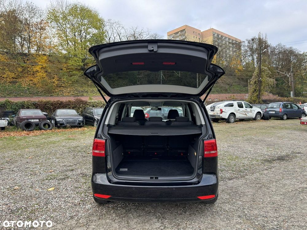 Volkswagen Touran - 37