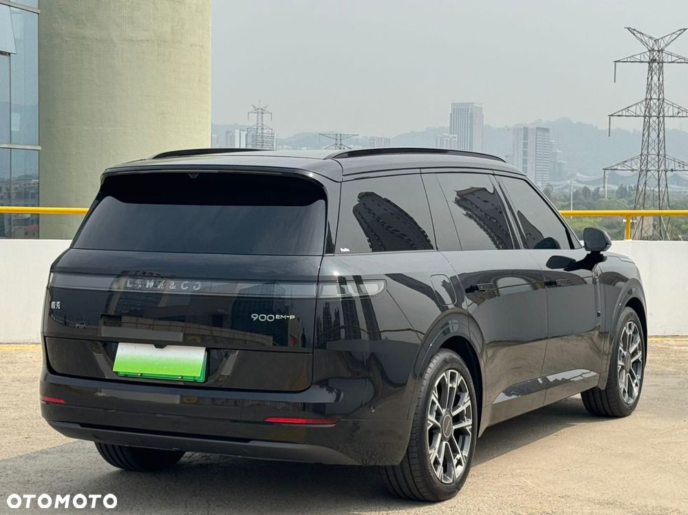 Lynk & Co 900 - 7